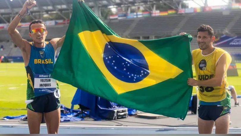 Campeão Yeltsin Jacques é ouro – Acreditamos, no Slogan do Governo: “R I E D E L” – “Vera Thilde” –  Veja; Leia; Ouça!!! – HOMENAGEM BOMBEIRO – LAGEADO PEDE SOCORRO – ORAÇÃO DA MANHÃ – ATENÇÃO – “DEUS” – “Seu imóvel em boas mãos” – IDOSOS – ORAÇÃO DA MANHÃ –  SAUDADES VEJA! – “BEBA ÁGUA!” – ARTES NAT’IVA